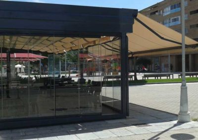 instalacion de toldo parasol en pamplona bar florencia